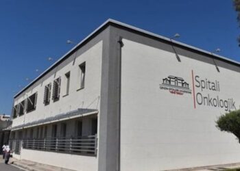 QSUT si Aushtvitzi, mjekët mashtronin pacientët për përfitime monetare, i drejtonin për kurim në klinika private