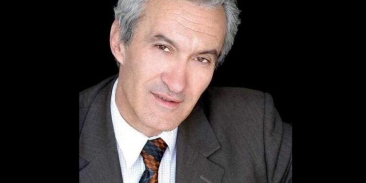 Ndahet nga jeta poeti i njohur Agim Doçi