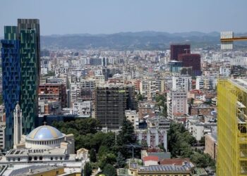Jepet leja për kullën më të lartë në Tiranë: KKT kalon lejet për disa projekte të tjera shumëkatëshe