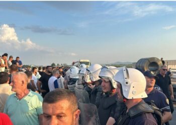 Mbyllet protesta në Thumanë-Kashar: Banorët do të protestojnë sërish