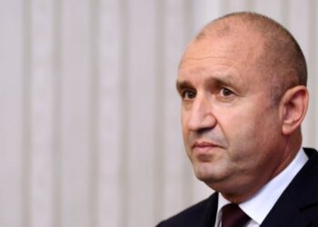 Presidenti Bullgar nënshkruan ligjin që ndalon promovimin e LGBT në shkolla