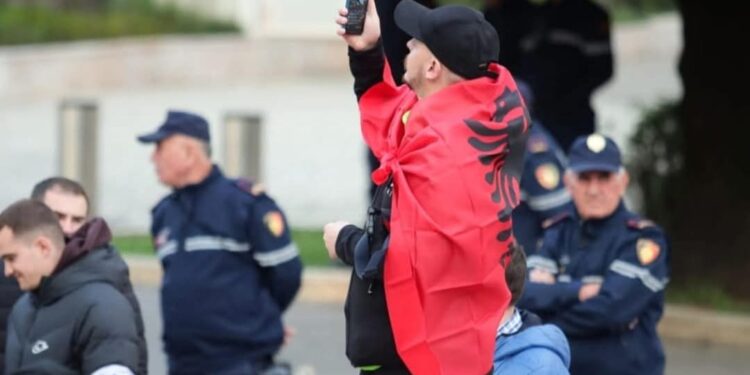 Aktivisti i kauzave studentore Aurel Kujtimi i vetmi kandidat potencial për të përfaqësuar studentët dhe të rinjtë në parlamentin e ardhshëm