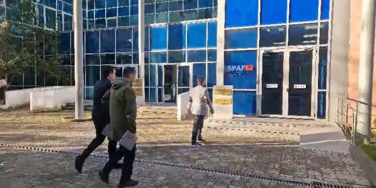 Hetimi pasuror/ Erion Veliaj paraqitet në SPAK