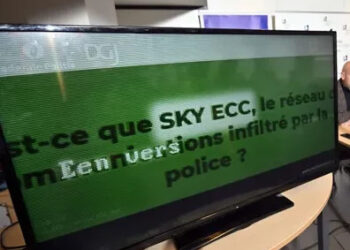 Zbulohet e-maili për Ministrin grek: “hetoni policin, i mori trafikantit shqiptar 700.000 euro”