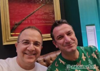 Ardit Gjebrea mbrojti publikisht Veliajn, Kryetari i Bashkisë Tiranë i dha qindra miliona lekë nga fondet publike për Këngën Magjike