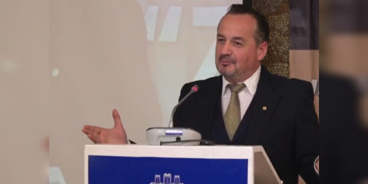Pastor Akil Pano: ‘Titaniku’ i Sorosit u fundos, axhenda e tyre mori fund, fitoi familja!