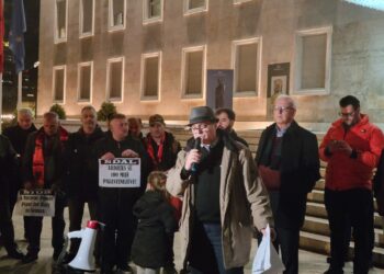 Policia procedon Kryetarin e Aleancës Konservatore Për Shqipërinë Avokat Altin Goxhajn pas protestës anti-Soros tek Kryeministria