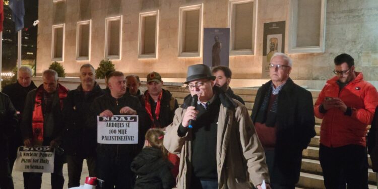 Policia procedon Kryetarin e Aleancës Konservatore Për Shqipërinë Avokat Altin Goxhajn pas protestës anti-Soros tek Kryeministria