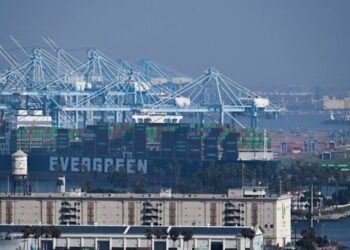 VOA: Hyjnë në fuqi tarifat amerikane për mallrat kineze