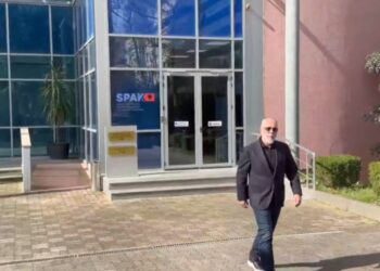 SPAK pyet ish-bashkëshortin e Belinda Ballukut, gazetarin Sokol Balla