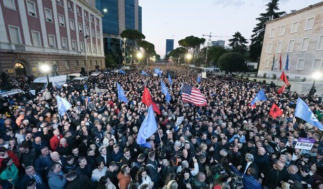 Opozita njofton orën e protestës të premten, ja rrugët që do bllokohen