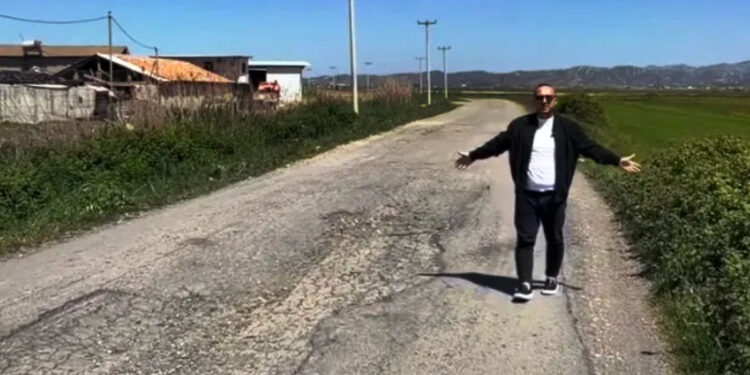 Korreshi: Rrugë të shkatërruara e kanale me ferra në Divjakë