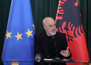 Tragji-komedia e “transformimit”: Nga grabitja e AKSHI te kompania e re shtetërore, e njëjta skemë me maskë të re