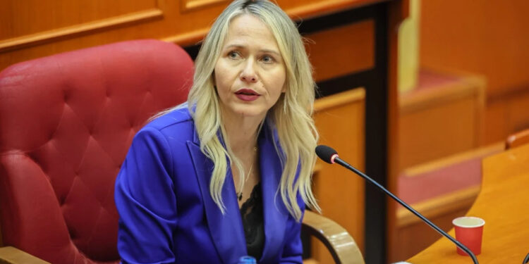 Oferta e Ristanit për “t’u shkarkuar” në mbledhjen e Këshillit Bashkiak, në hijen e rekursit të Veliajt më 28 Maj