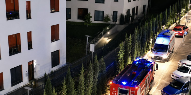 Zjarr tek kompleksi “Kadiu” në Ali Dem, flakët përfshijnë një nga pallatet