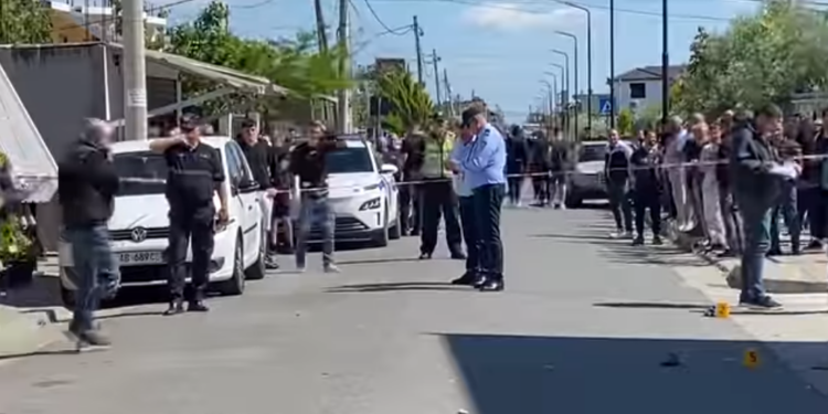 Tragjedia në Durrës: Nikoll Radaçi përplasi me makinë tre fëmijët që luanin në trotuar, dy humbën jetën