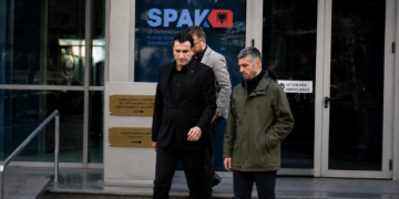 Veliaj rikthen Alban Dokushin sekretar të bashkisë pas dorëheqjeve dhe shkarkimit të Anuela Ristanit