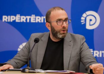 Pas kontrolleve të SPAK në pronën e Ron Yeffet, Gazment Bardhi publikon video të Yeffet duke dalë nga Kryeministria