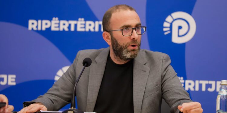 Pas kontrolleve të SPAK në pronën e Ron Yeffet, Gazment Bardhi publikon video të Yeffet duke dalë nga Kryeministria